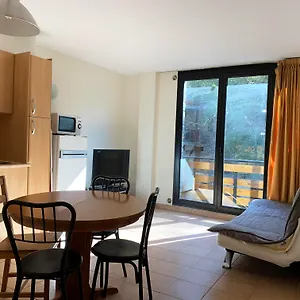 apartamentos-canillo-ribagrossa-3000.andorra-la-vella-hotels.net/